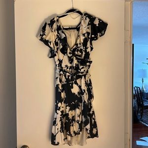 Bardot Black and Cream size 8 wrap dress with belt. So pretty and flowy!